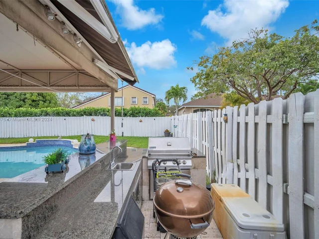 19010 23rd Ct, Pembroke Pines FL 33029