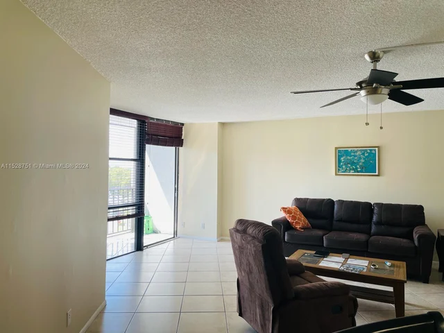 800 Parkview Dr # 511, Hallandale Beach FL 33009