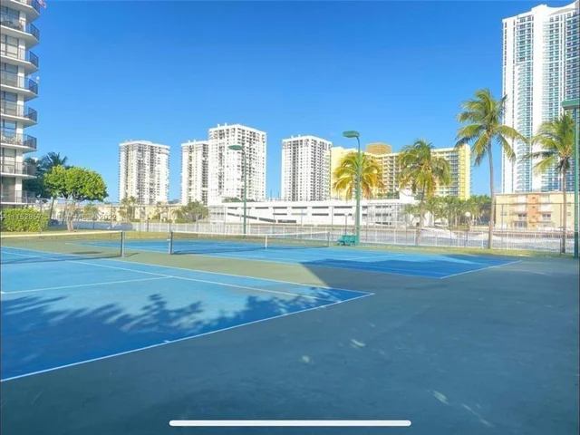 800 Parkview Dr # 511, Hallandale Beach FL 33009