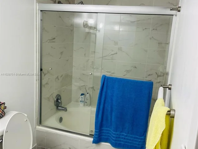 800 Parkview Dr # 511, Hallandale Beach FL 33009