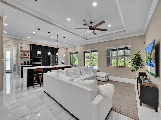 6435 SW 55th Pl, Davie FL 33314