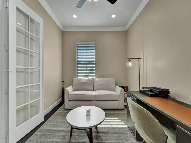 6435 SW 55th Pl, Davie FL 33314