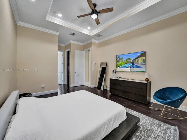 6435 SW 55th Pl, Davie FL 33314