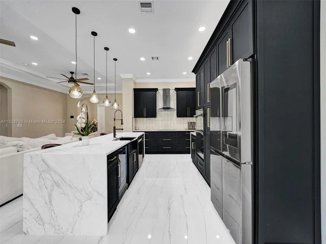 6435 SW 55th Pl, Davie FL 33314