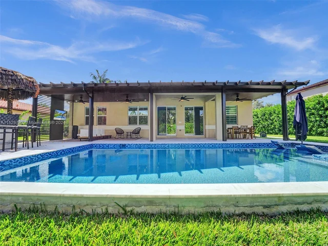 6435 SW 55th Pl, Davie FL 33314