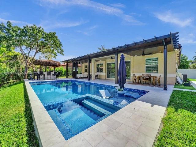 6435 SW 55th Pl, Davie FL 33314