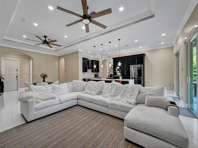 6435 SW 55th Pl, Davie FL 33314