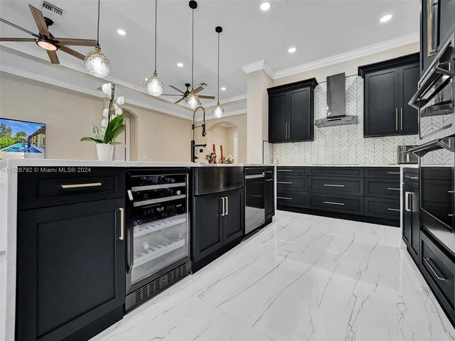 6435 SW 55th Pl, Davie FL 33314