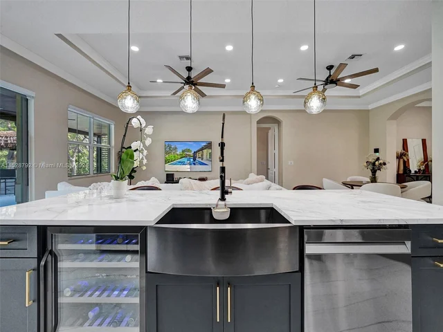 6435 SW 55th Pl, Davie FL 33314