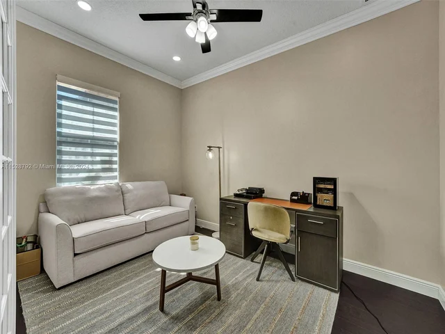 6435 SW 55th Pl, Davie FL 33314