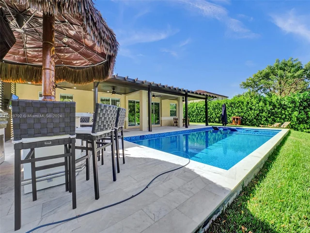 6435 SW 55th Pl, Davie FL 33314