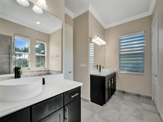 6435 SW 55th Pl, Davie FL 33314