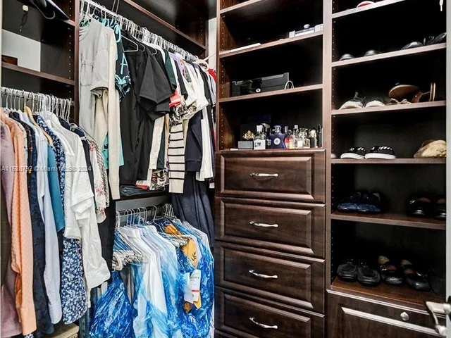 6435 SW 55th Pl, Davie FL 33314