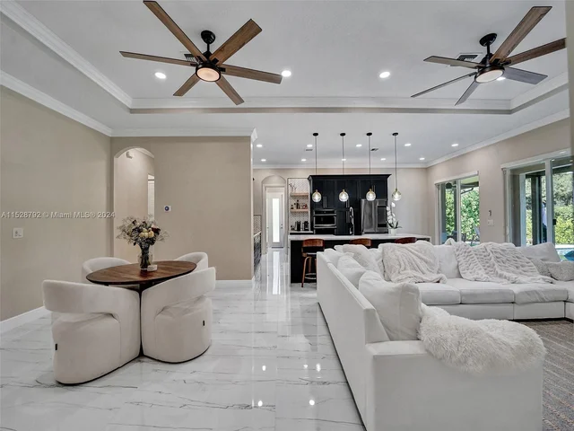 6435 SW 55th Pl, Davie FL 33314