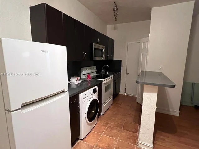 7920 Harding Ave # 4, Miami Beach FL 33141