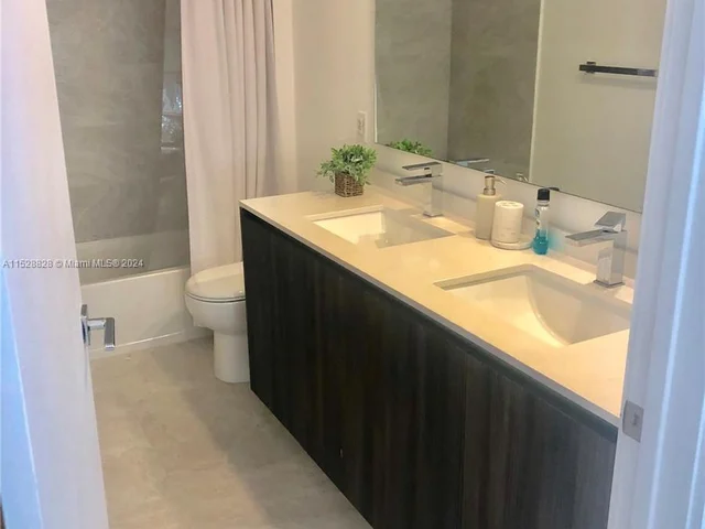 488 NE 18th St # 2900, Miami FL 33132