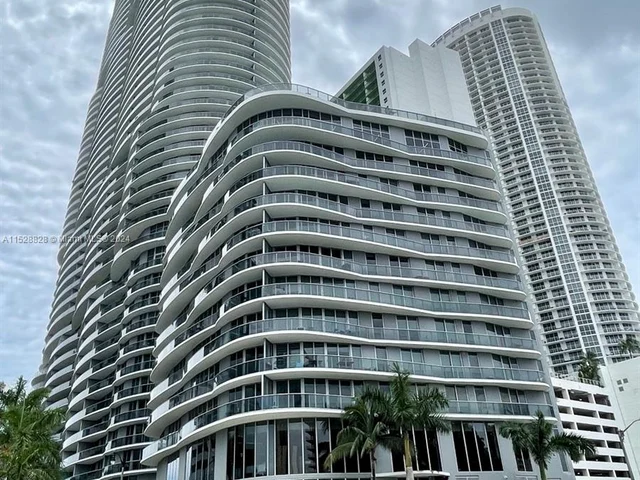 488 NE 18th St # 2900, Miami FL 33132