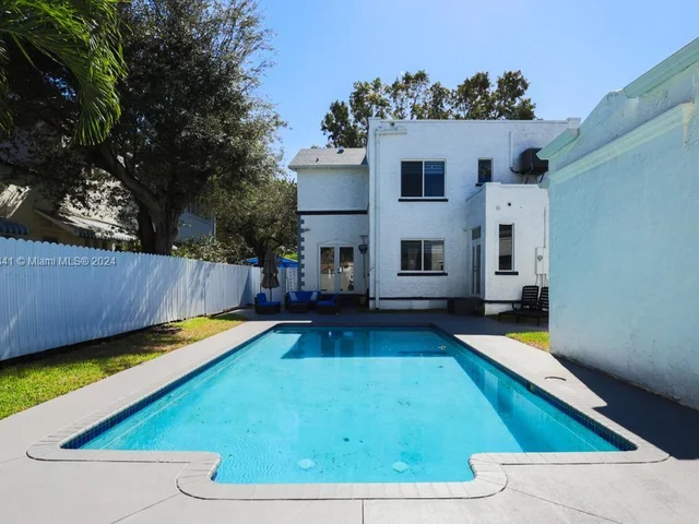 1605 NW 8th Ter # 0, Miami FL 33125