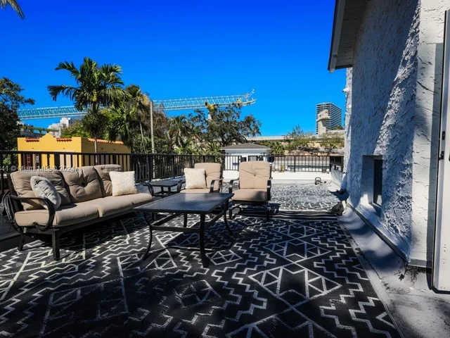 1605 NW 8th Ter # 0, Miami FL 33125