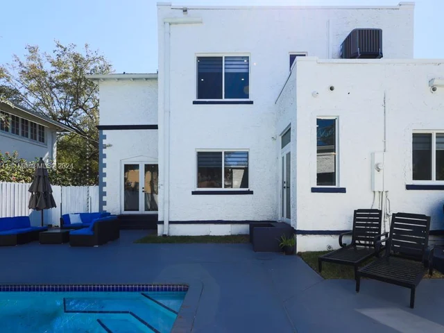 1605 NW 8th Ter # 0, Miami FL 33125