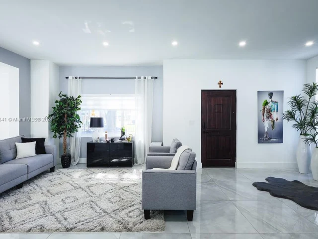 1605 NW 8th Ter # 0, Miami FL 33125