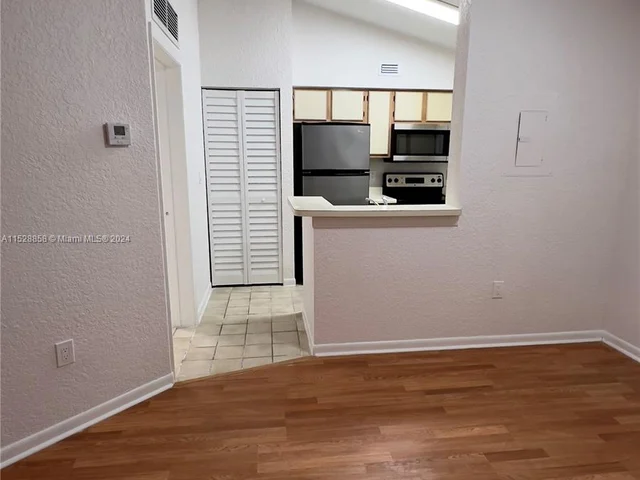 2861 N Oakland Forest Dr # 303, Oakland Park FL 33309