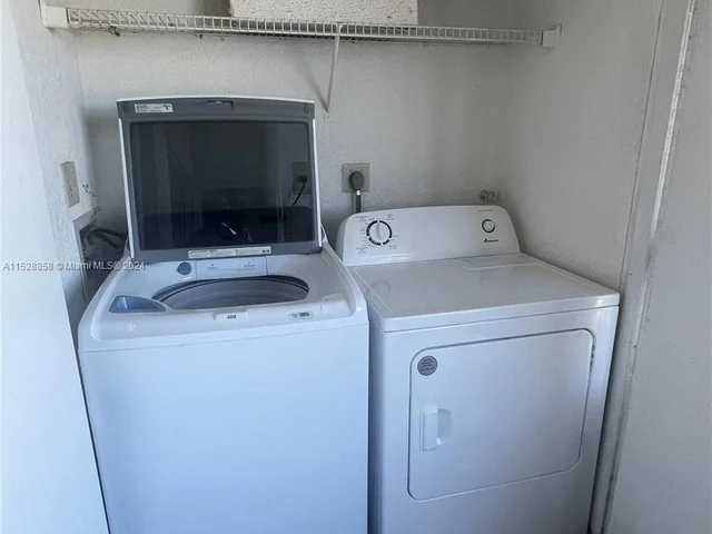 2861 N Oakland Forest Dr # 303, Oakland Park FL 33309