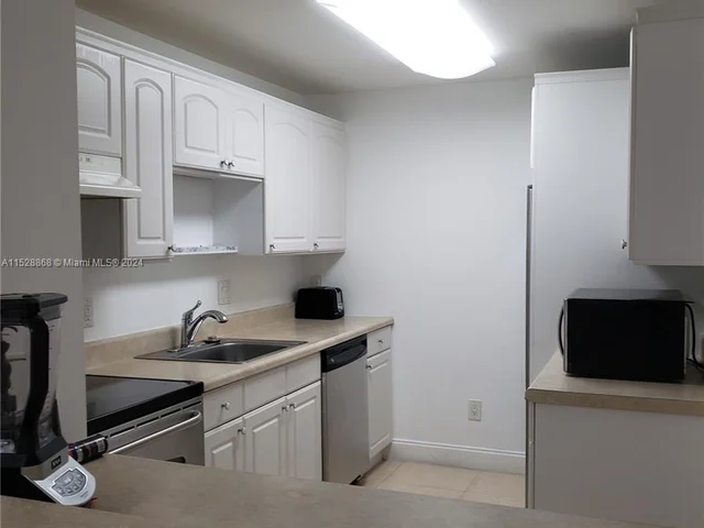 468 NE 206th Ln # 211, Miami FL 33179