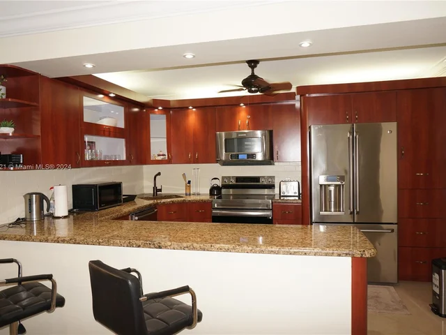 2750 NE 183rd St # 2303, Aventura FL 33160