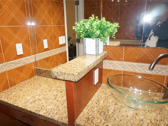 2750 NE 183rd St # 2303, Aventura FL 33160