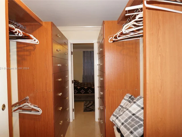 2750 NE 183rd St # 2303, Aventura FL 33160