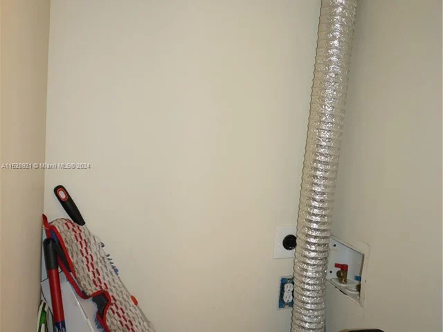 2750 NE 183rd St # 2303, Aventura FL 33160