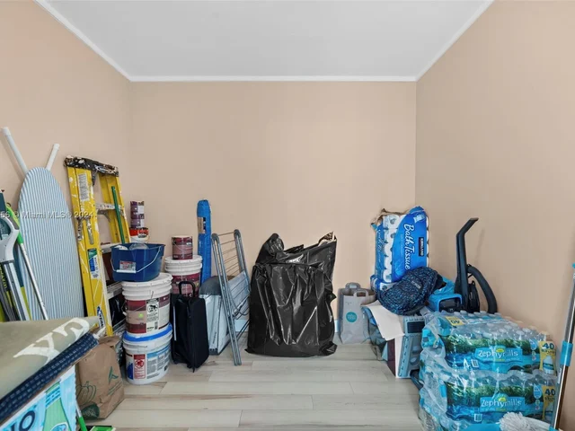 1000 Parkview Dr # 607, Hallandale Beach FL 33009