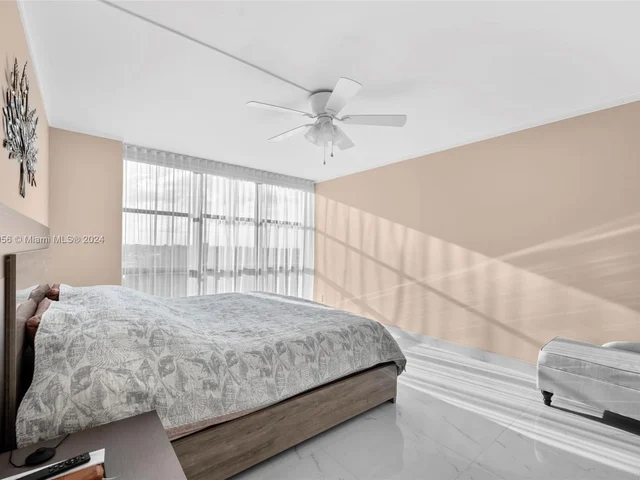 1000 Parkview Dr # 607, Hallandale Beach FL 33009