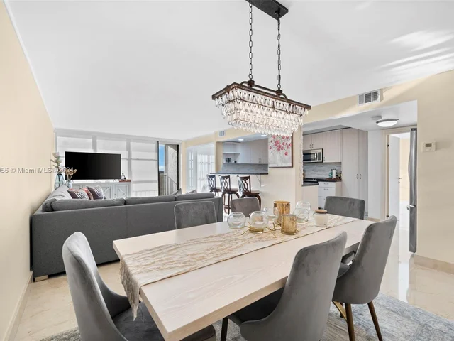 1000 Parkview Dr # 607, Hallandale Beach FL 33009