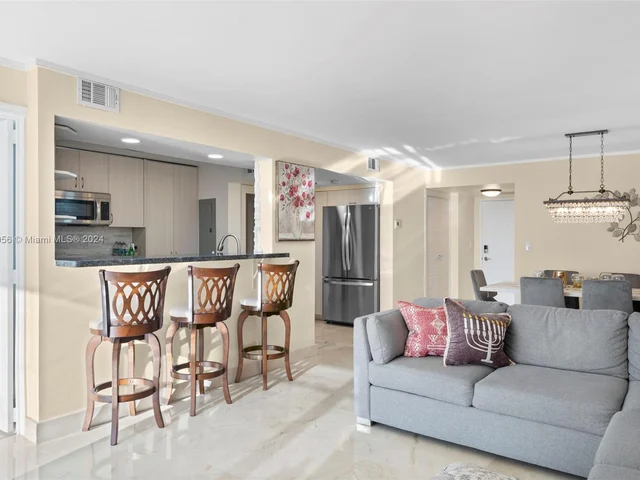 1000 Parkview Dr # 607, Hallandale Beach FL 33009