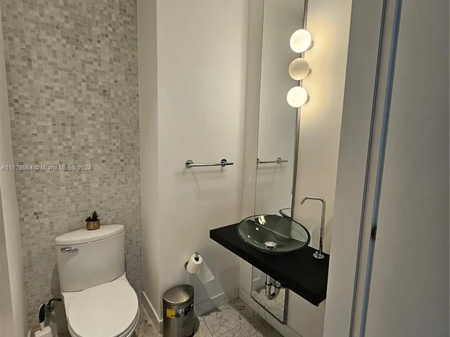 200 Biscayne Boulevard Way # 4809, Miami FL 33131