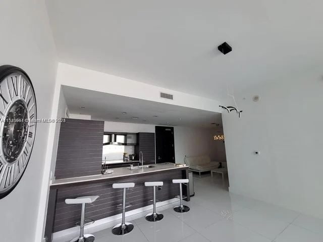 200 Biscayne Boulevard Way # 4809, Miami FL 33131