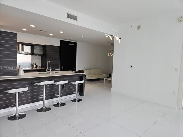 200 Biscayne Boulevard Way # 4809, Miami FL 33131