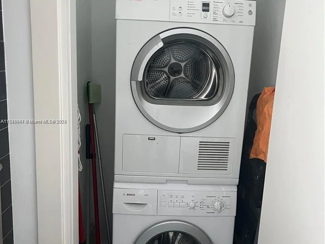 200 Biscayne Boulevard Way # 4809, Miami FL 33131