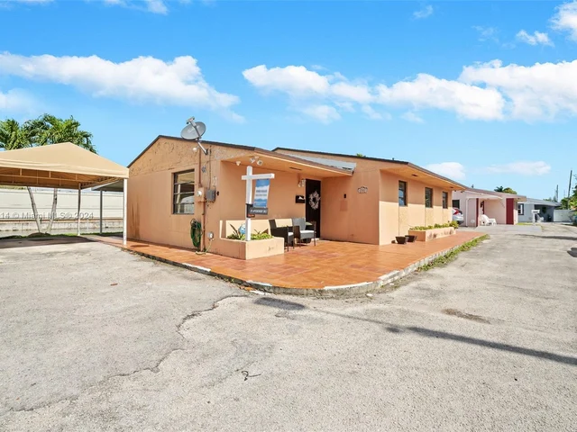 1307 NW 36th Ave, Miami FL 33125