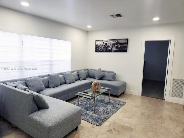 1521 NE 5th Terrace, Fort Lauderdale FL 33304