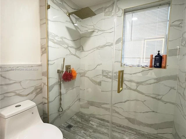 1521 NE 5th Terrace, Fort Lauderdale FL 33304