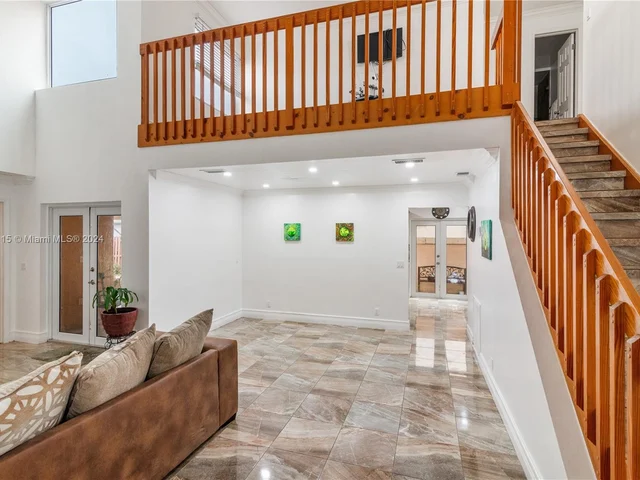 6333 NW 180th Ter, Hialeah FL 33015