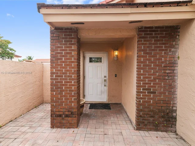 6333 NW 180th Ter, Hialeah FL 33015