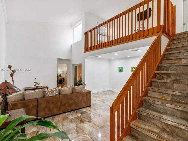 6333 NW 180th Ter, Hialeah FL 33015