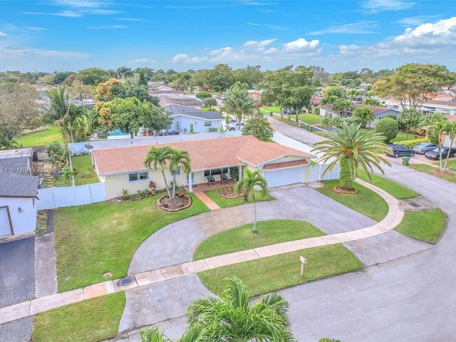 11040 NW 21st St, Pembroke Pines FL 33026