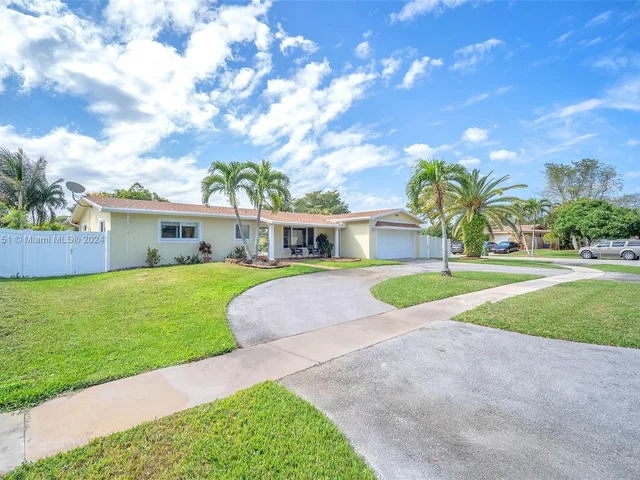11040 NW 21st St, Pembroke Pines FL 33026