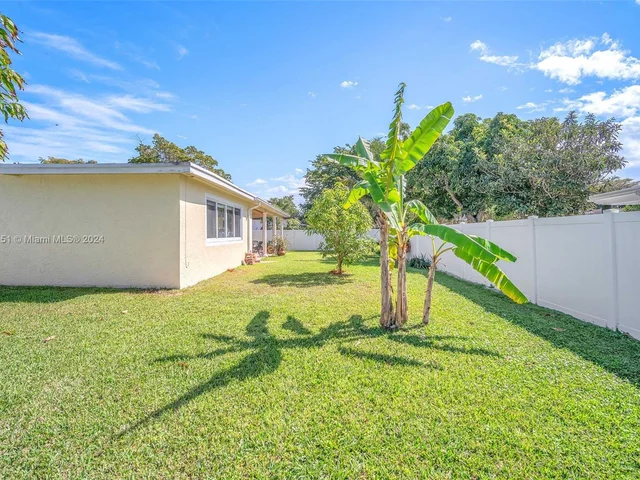 11040 NW 21st St, Pembroke Pines FL 33026