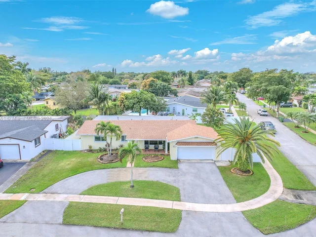 11040 NW 21st St, Pembroke Pines FL 33026